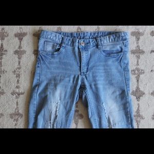 Women’s Distressed Skinny Jeans